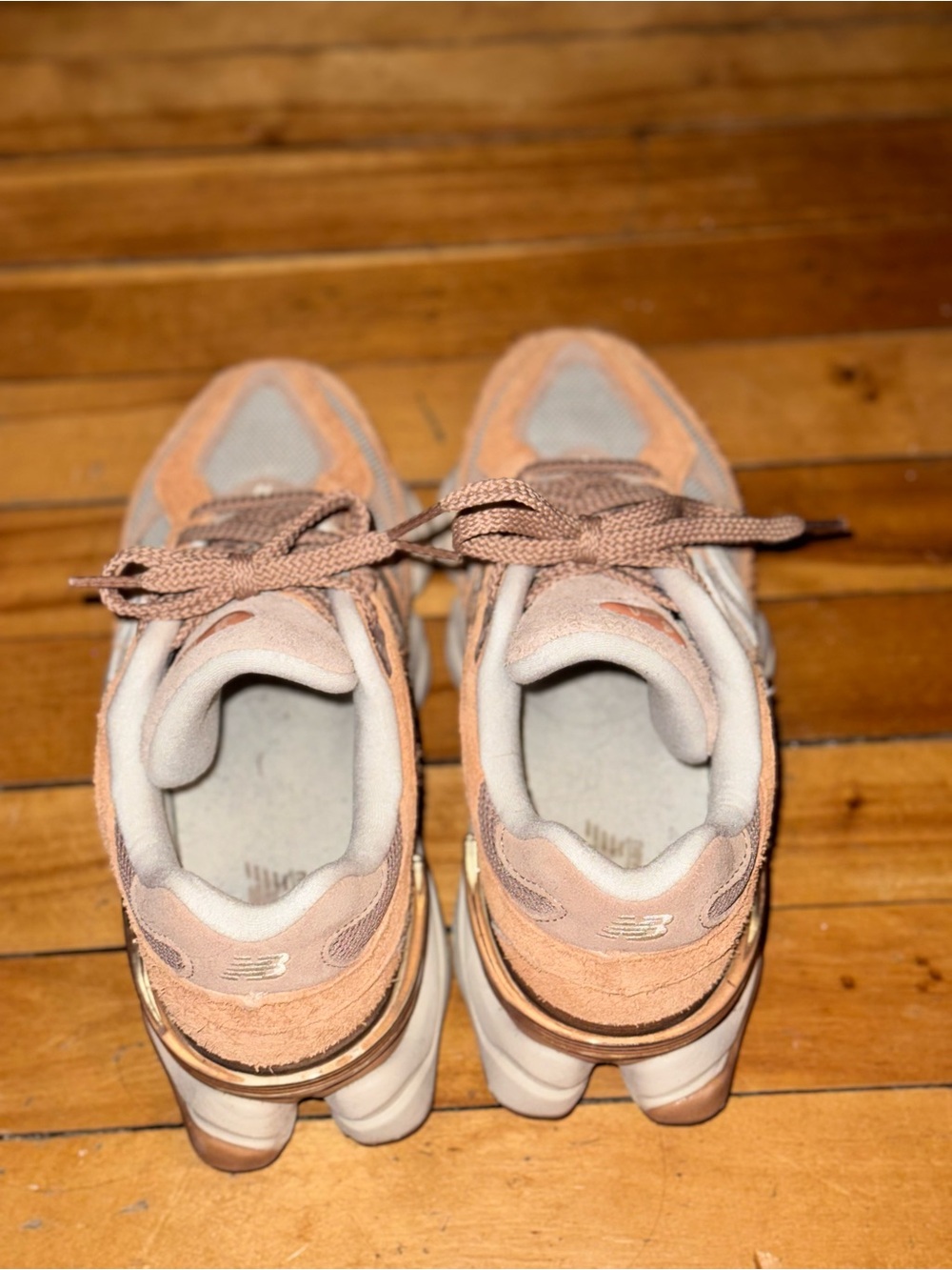 New Balance 9060 like new - Picture 2 of 4